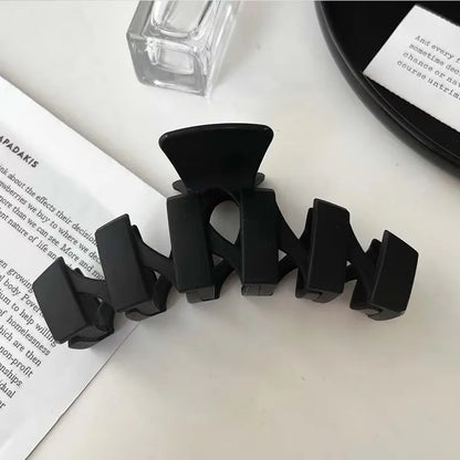 🖤 Noir Éclat – The Beauty in Black